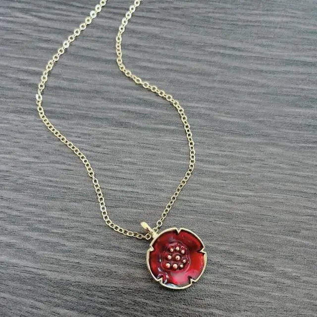 Rosaria – Vintage Red Necklace in Gold